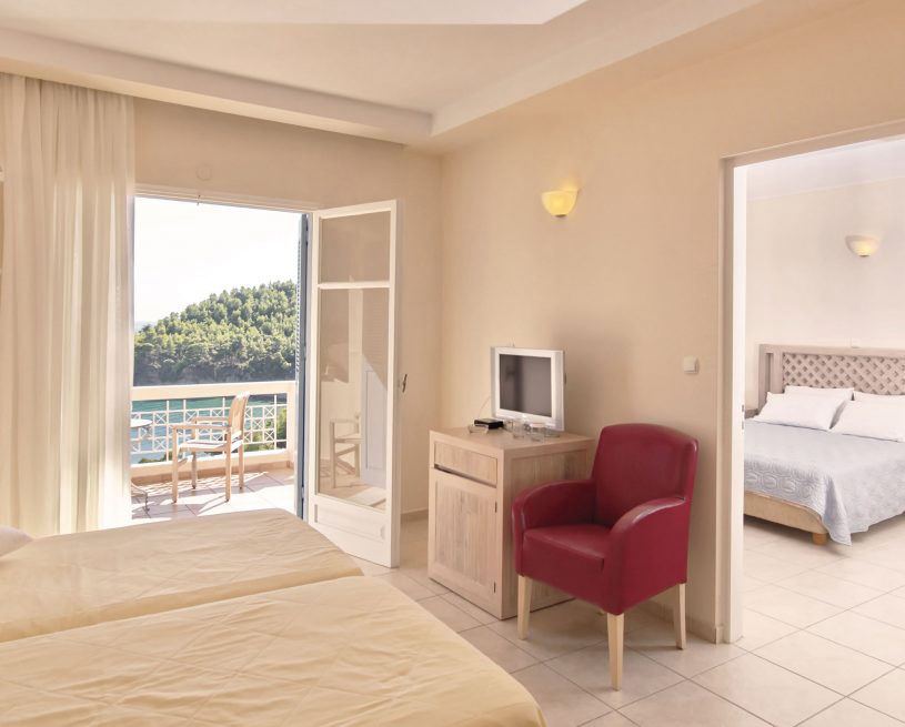 Alonissos Beach Bungalows & Suites Hotel
