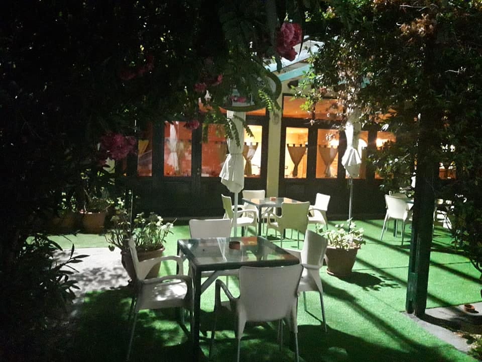 Seafront Studios and Apartments