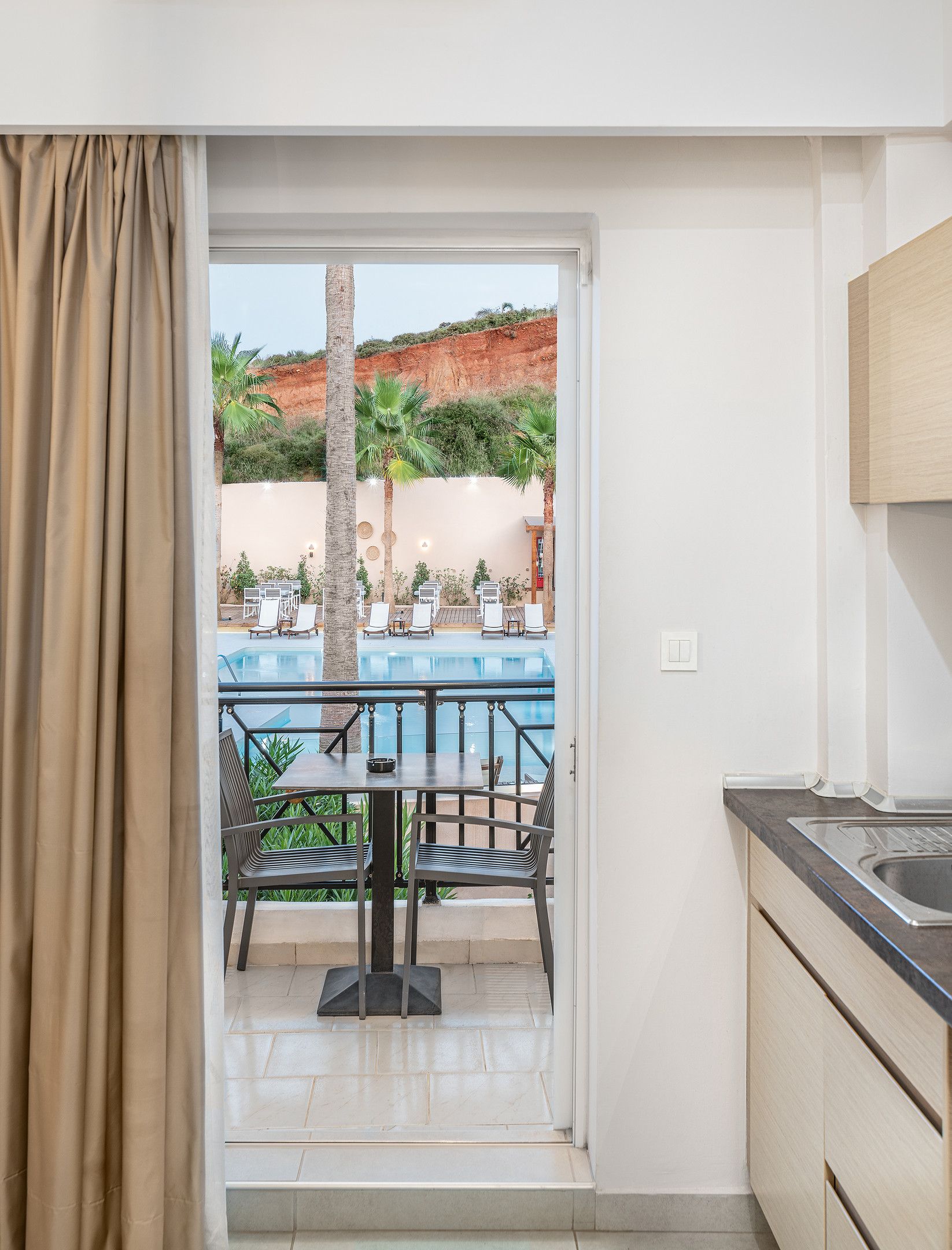 Sea View Hotel & Apartments