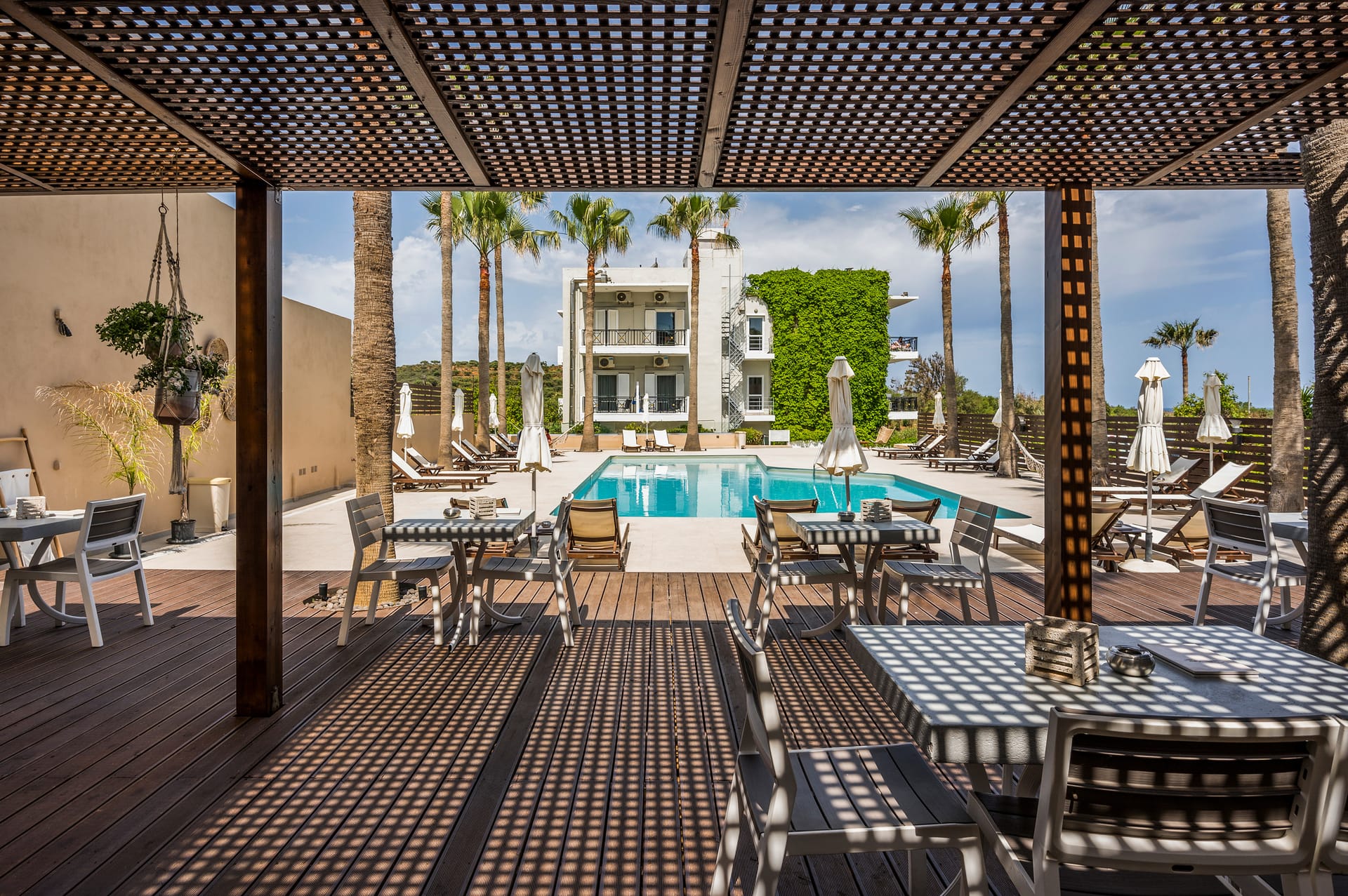 Sea View Hotel & Apartments