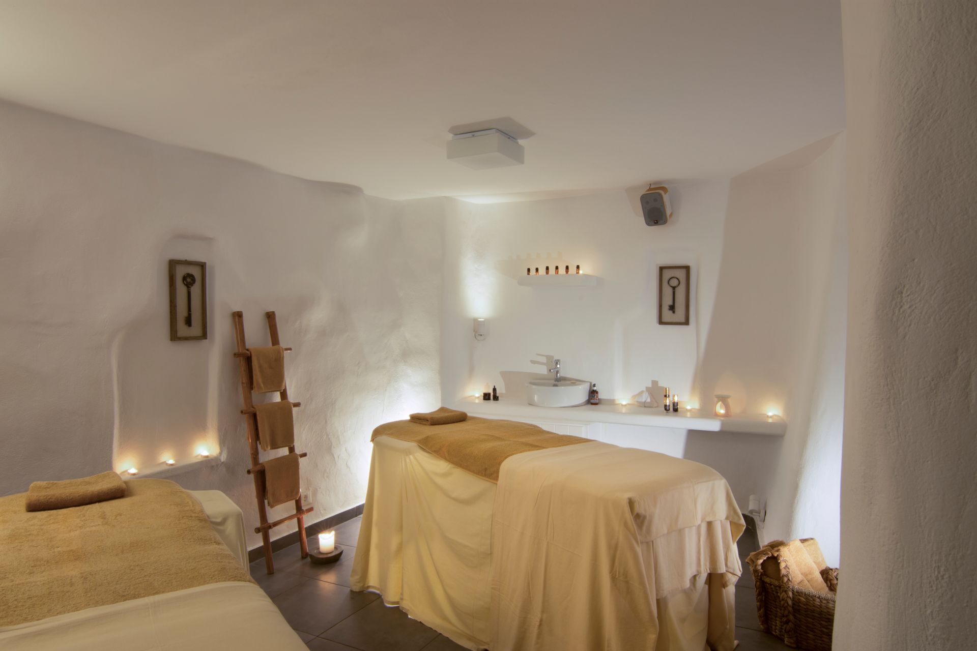 Santorini Secret Suites & Spa
