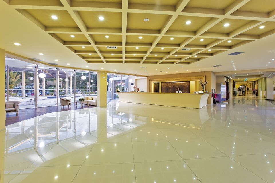 Kipriotis Village Reception area