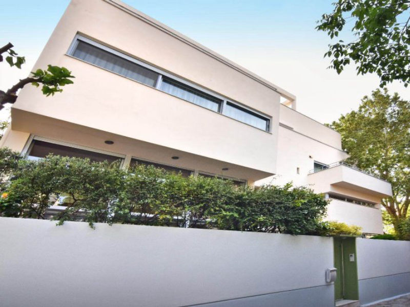 Amaryllis Villa