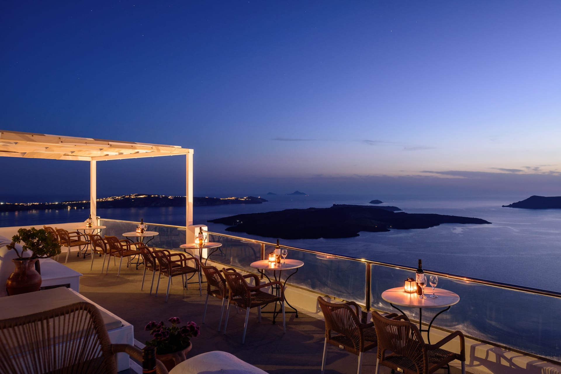 Vallas Apartments & Villas Santorini