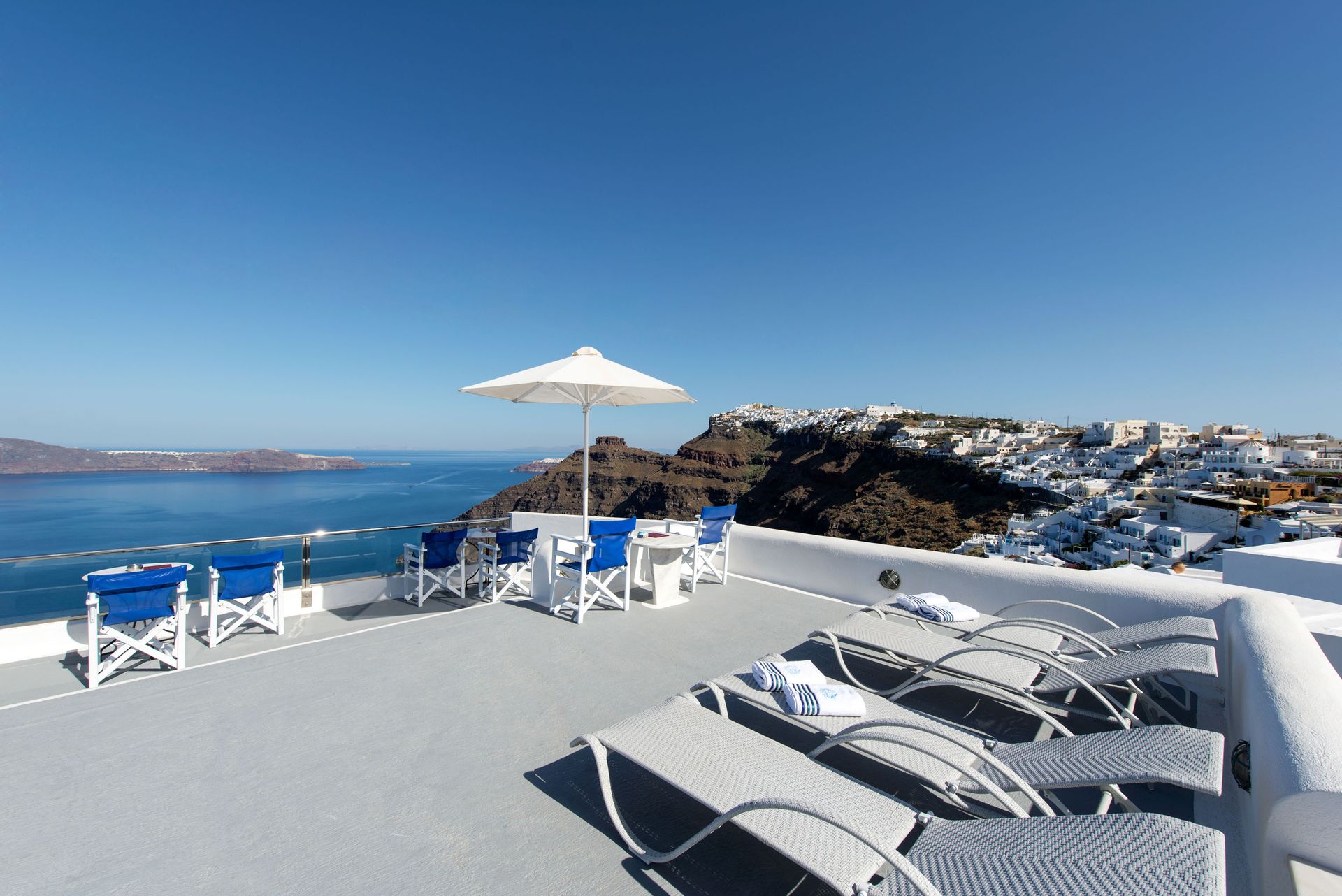 Vallas Apartments & Villas Santorini