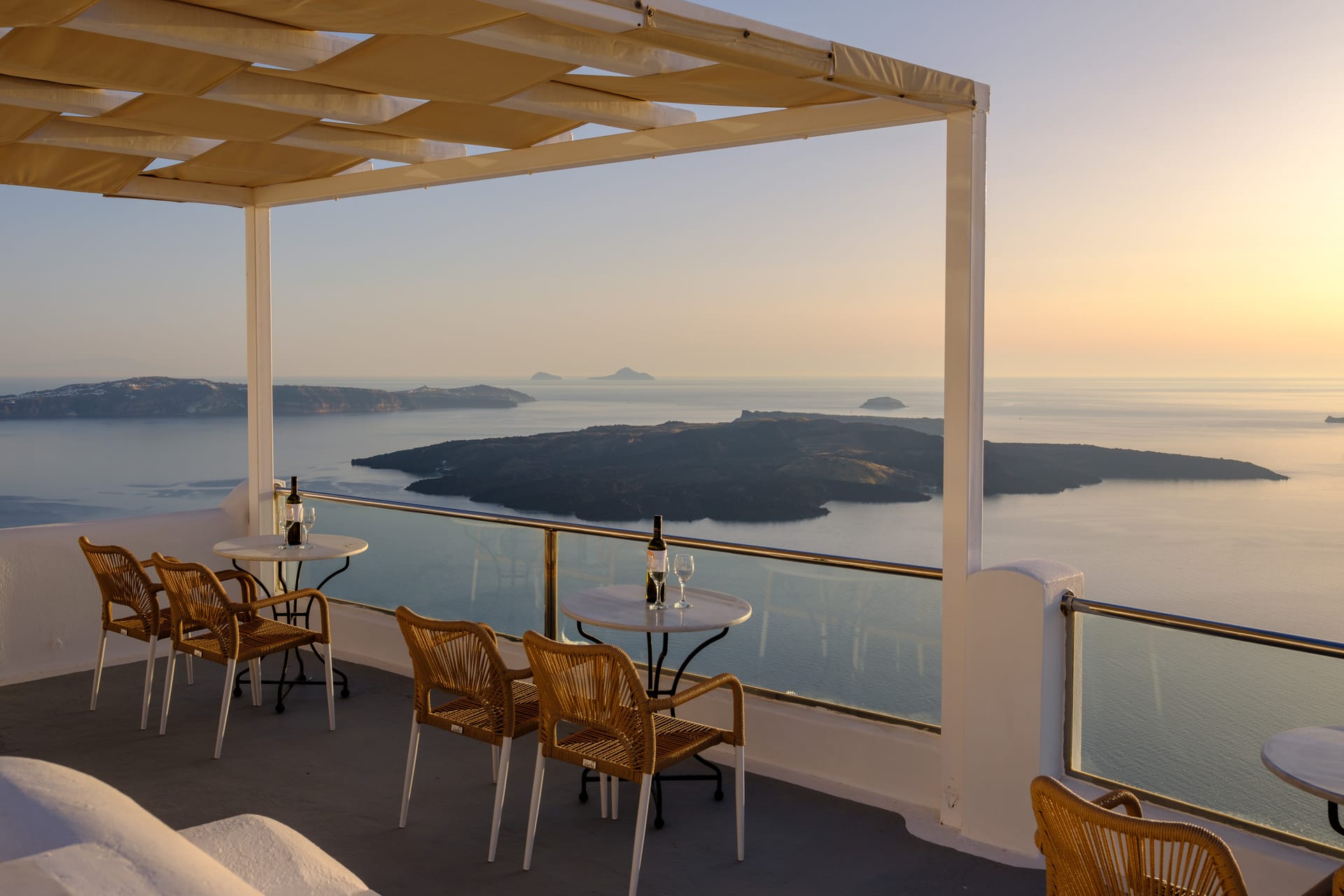 Vallas Apartments & Villas Santorini