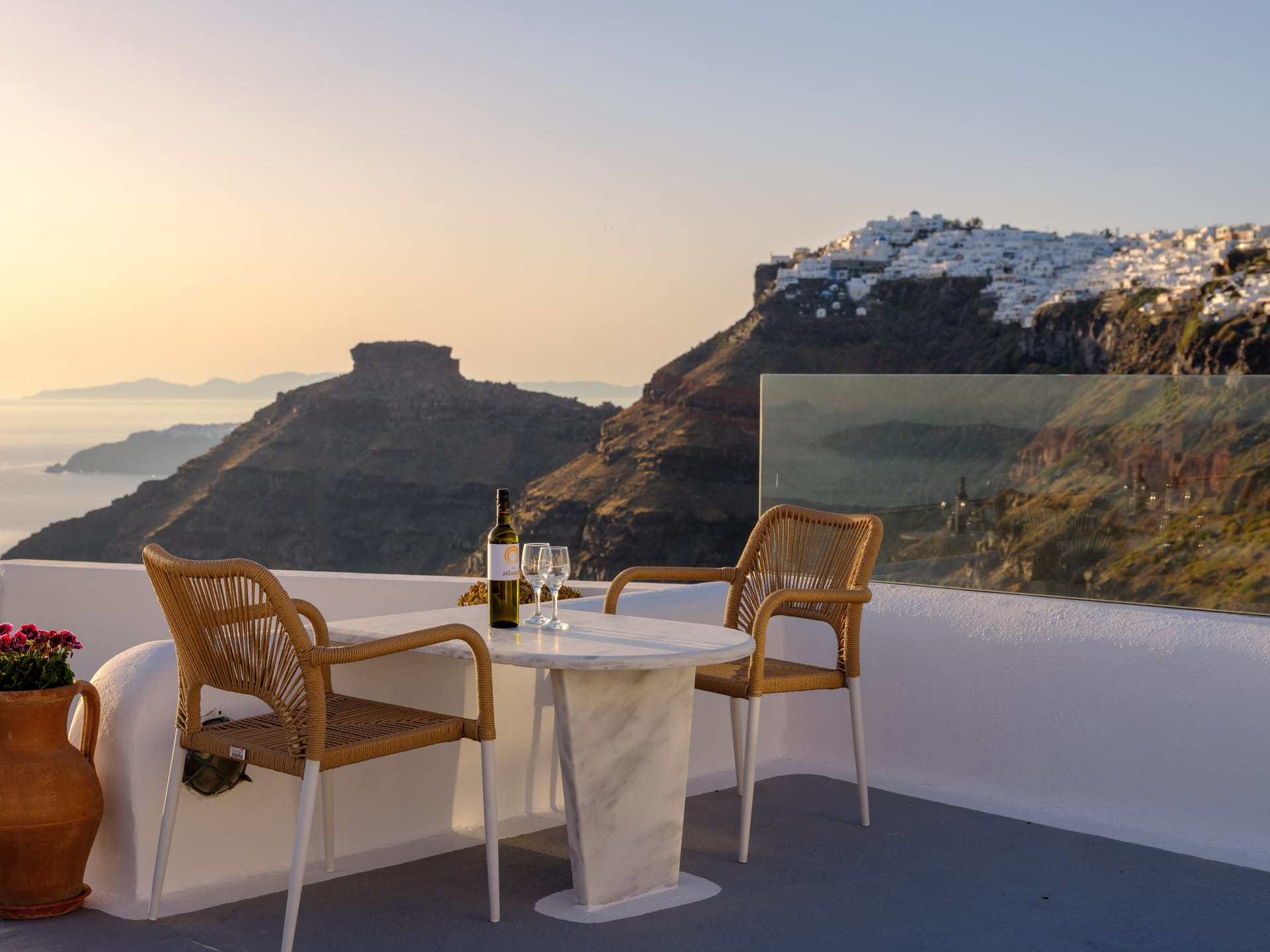 Vallas Apartments & Villas Santorini