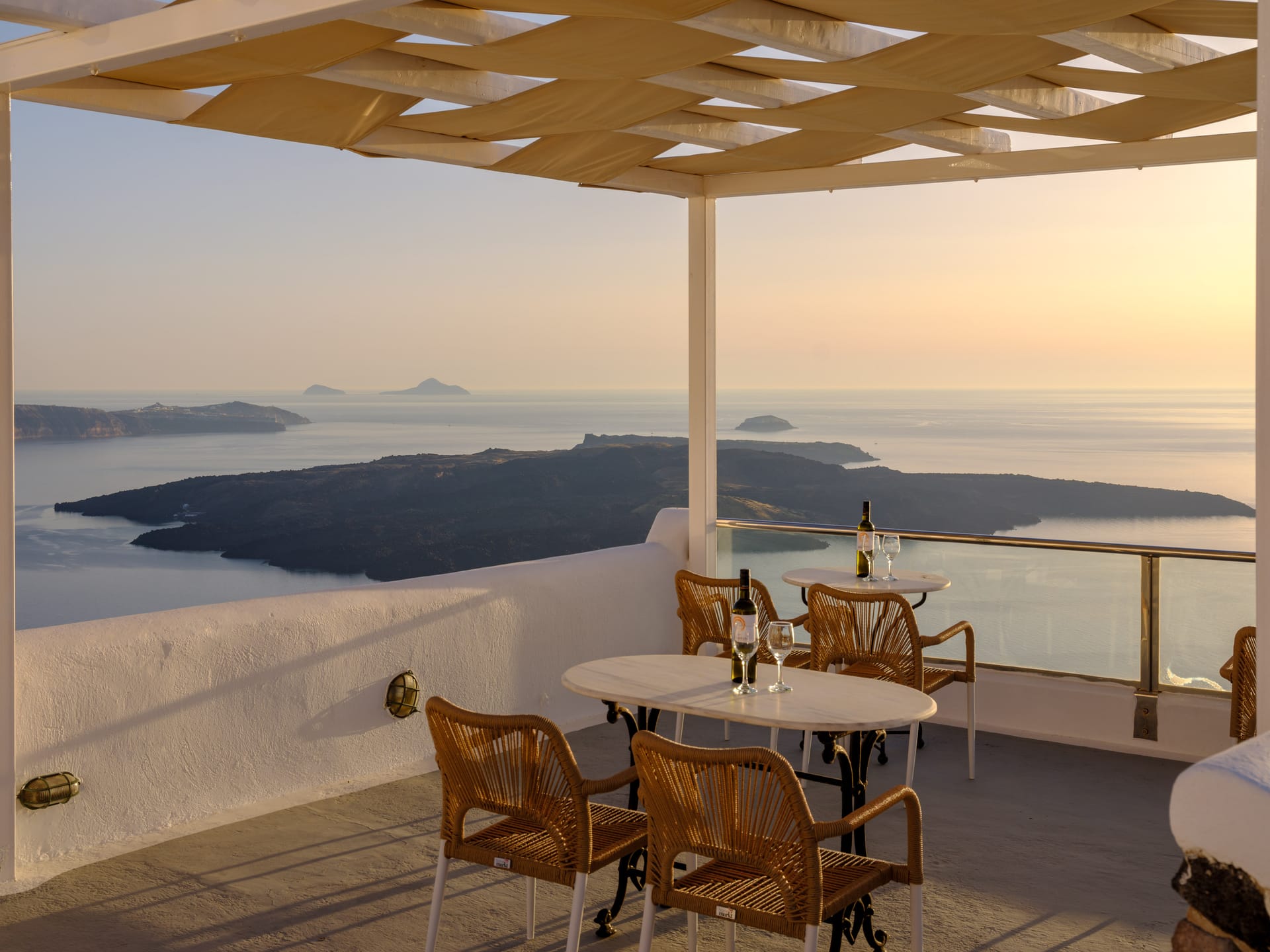 Vallas Apartments & Villas Santorini