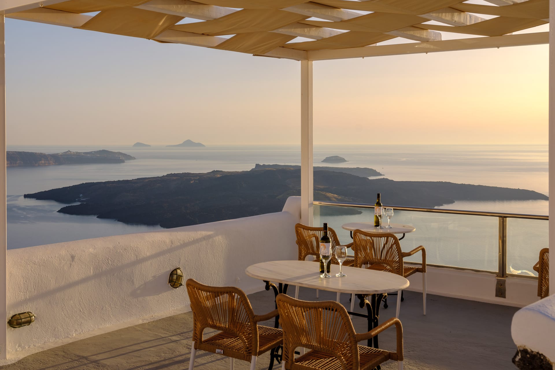 Vallas Apartments & Villas Santorini