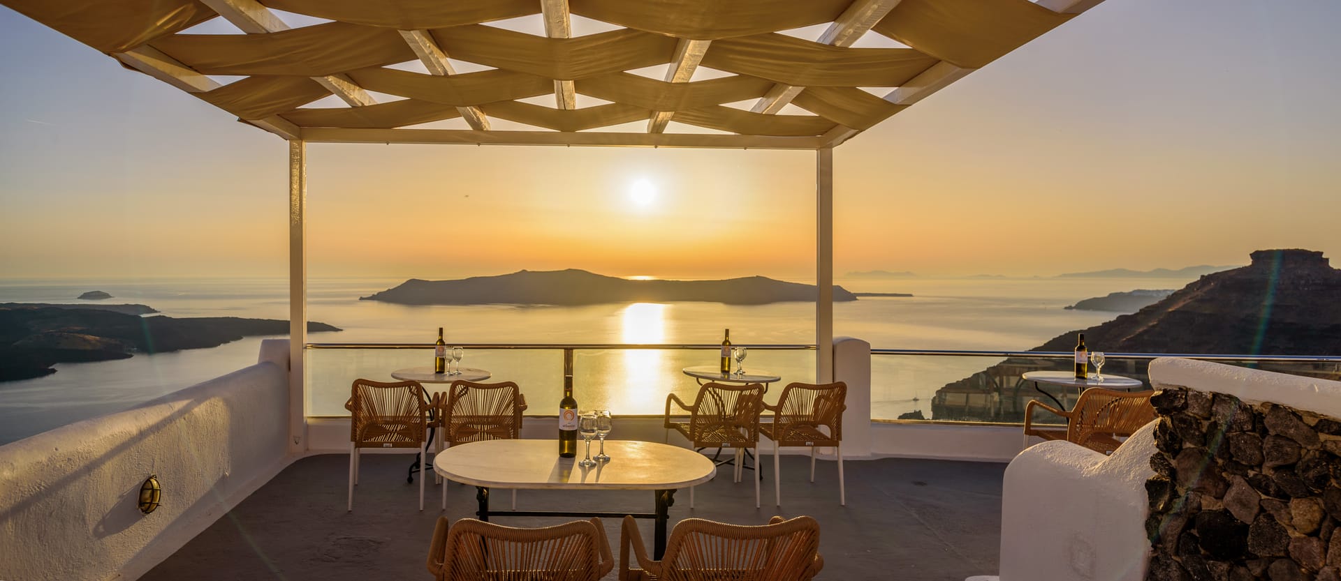 Vallas Apartments & Villas Santorini