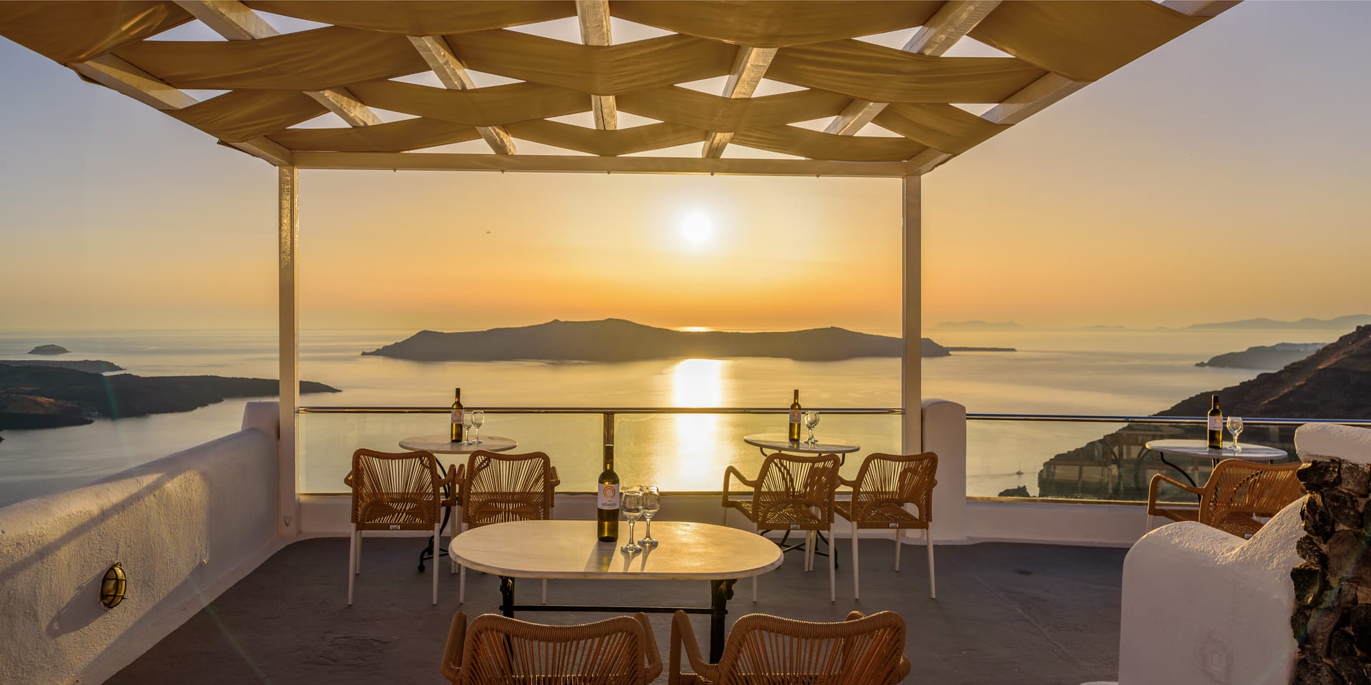 Vallas Apartments & Villas Santorini