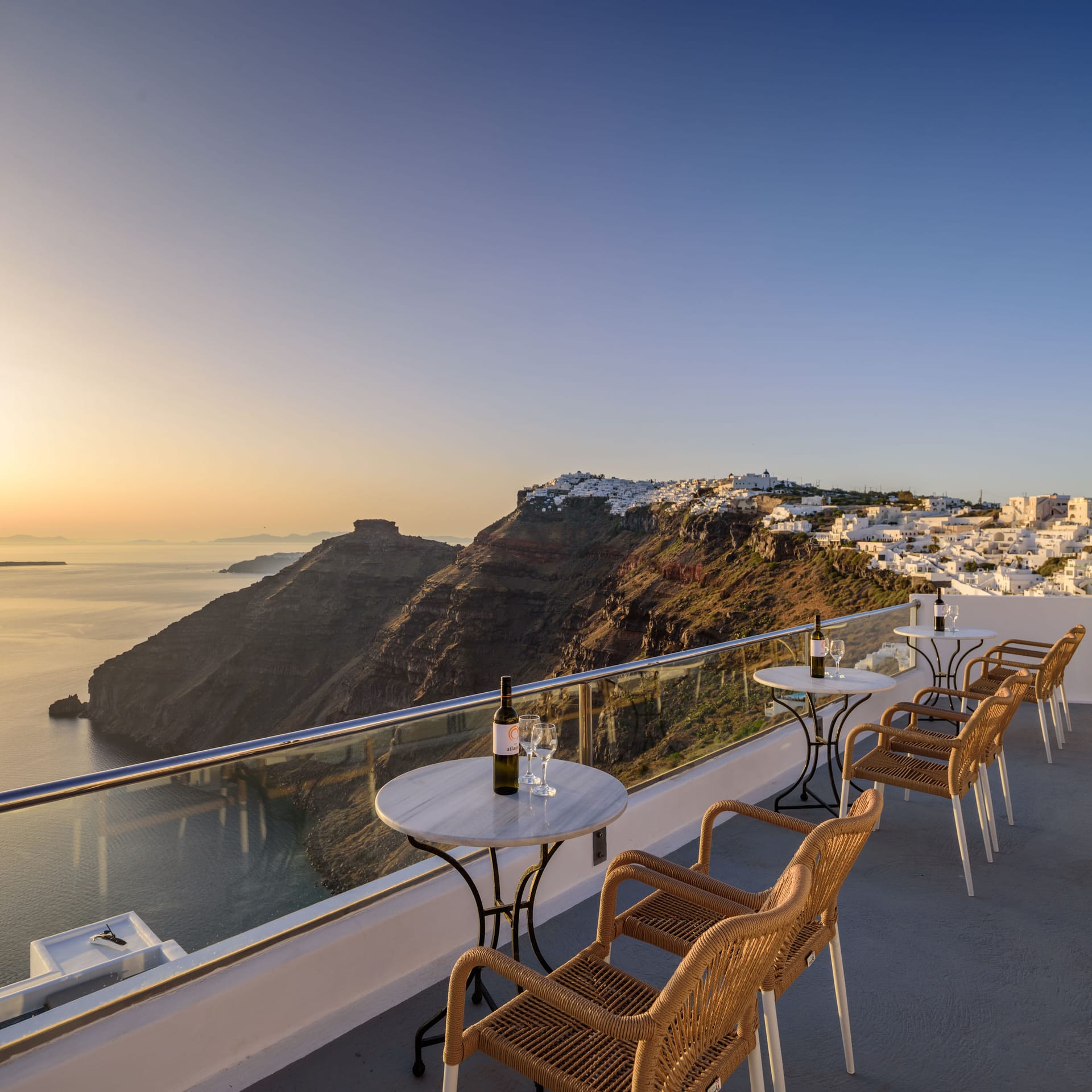 Vallas Apartments & Villas Santorini