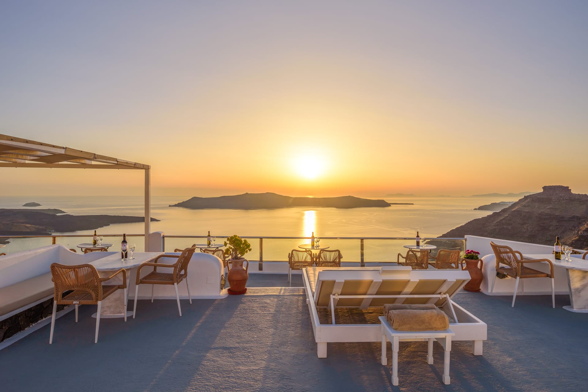 Vallas Apartments & Villas Santorini