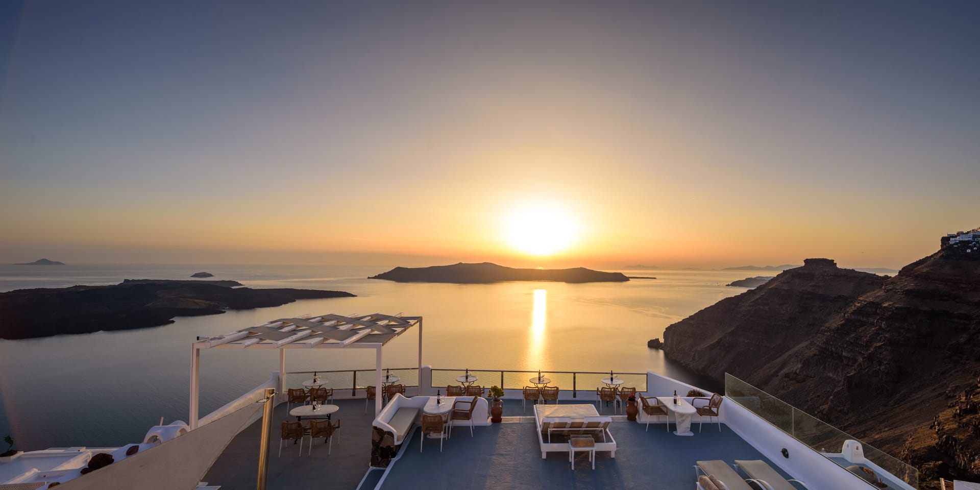 Vallas Apartments & Villas Santorini