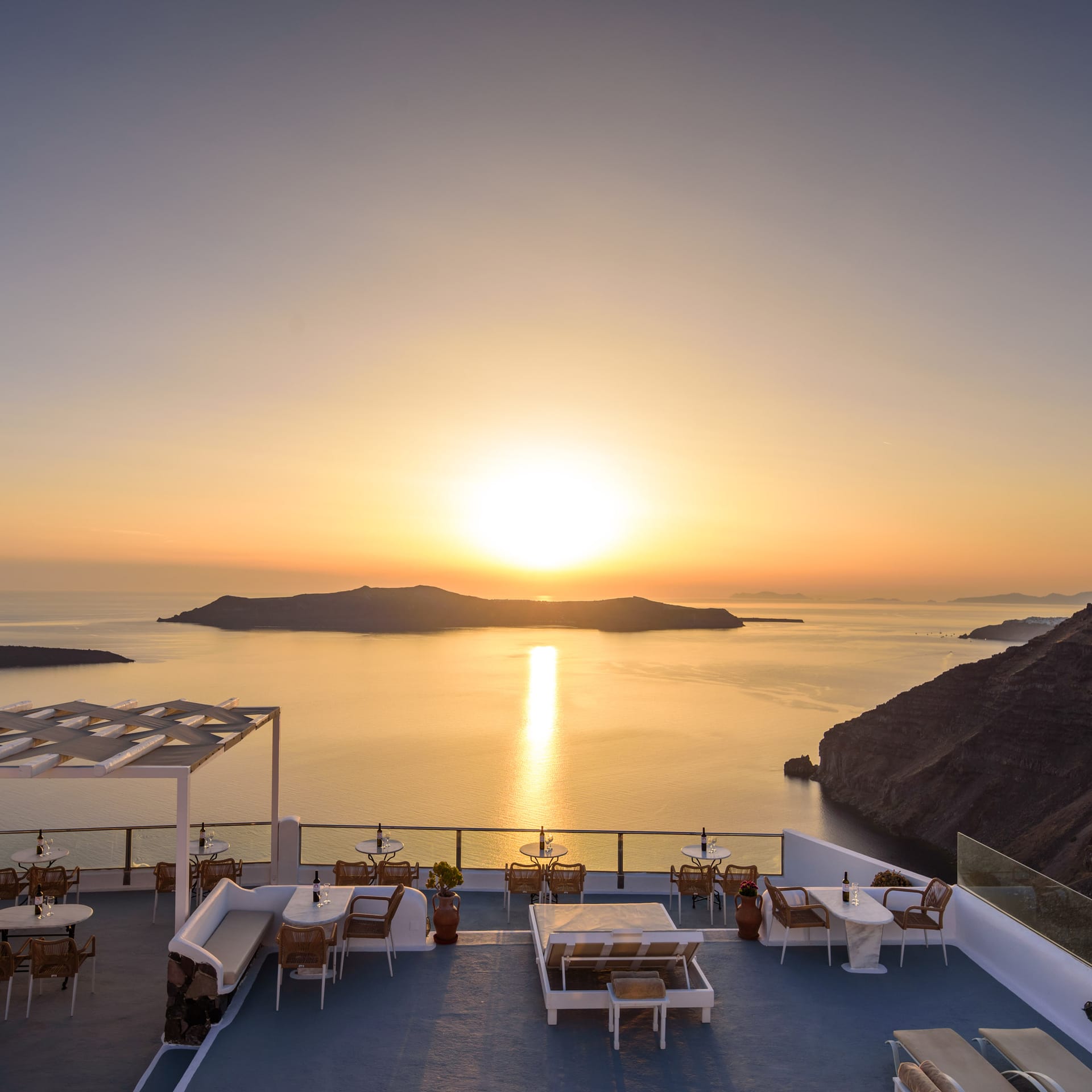 Vallas Apartments & Villas Santorini