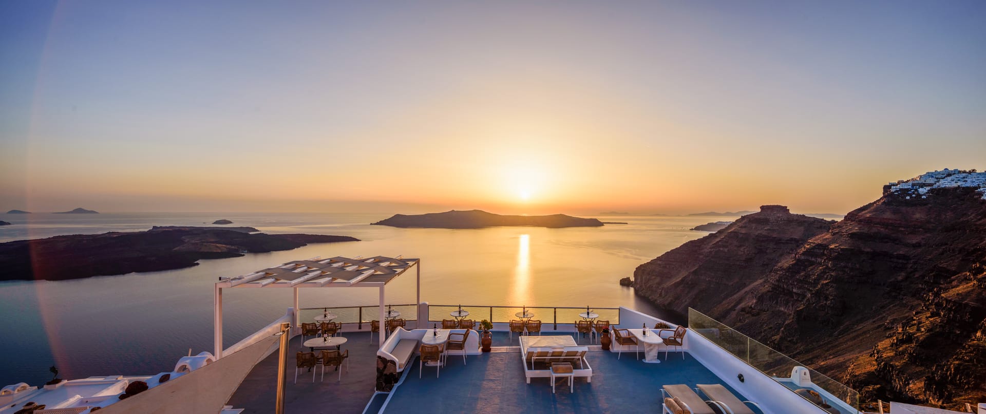 Vallas Apartments & Villas Santorini