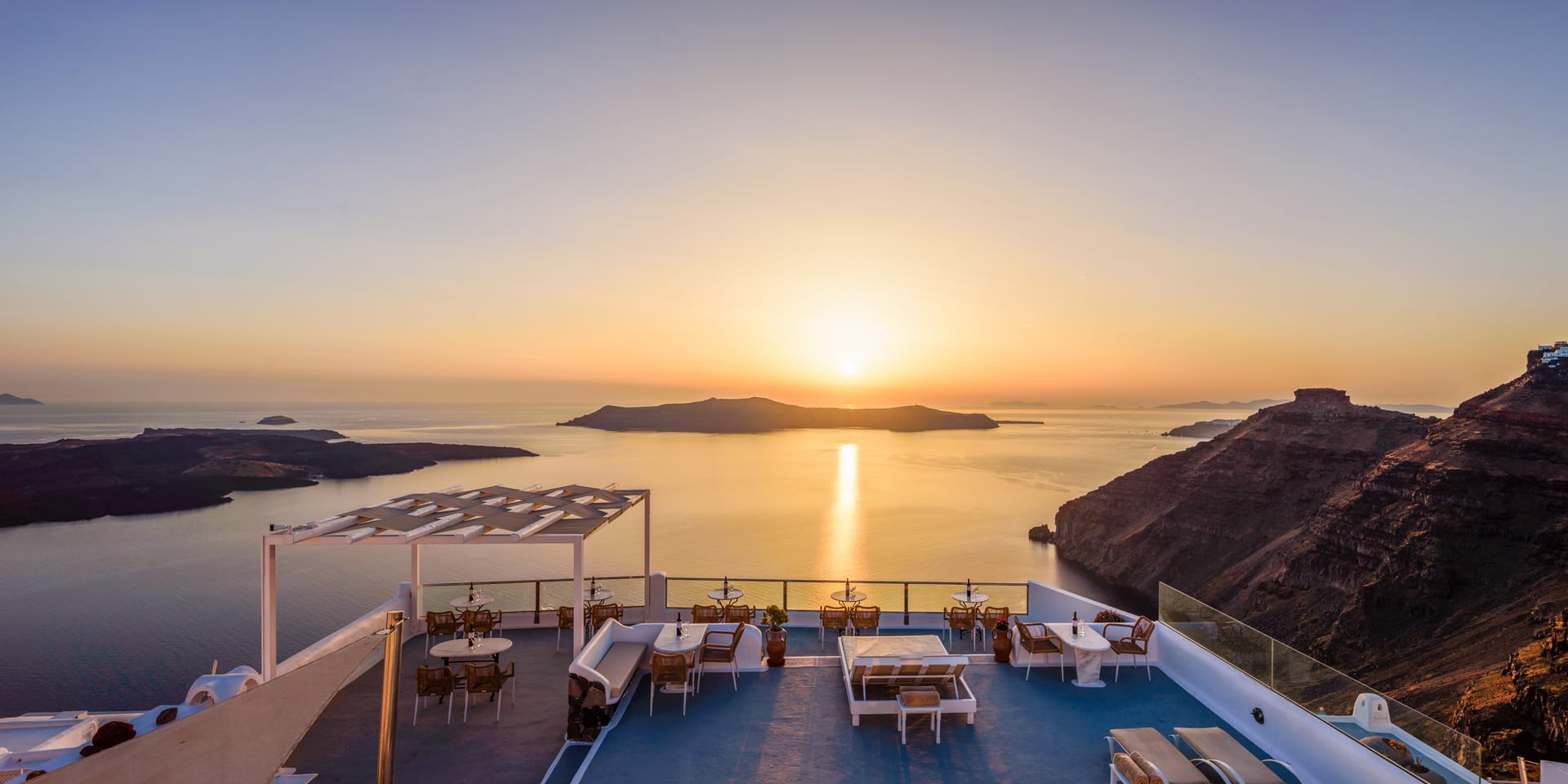 Vallas Apartments & Villas Santorini