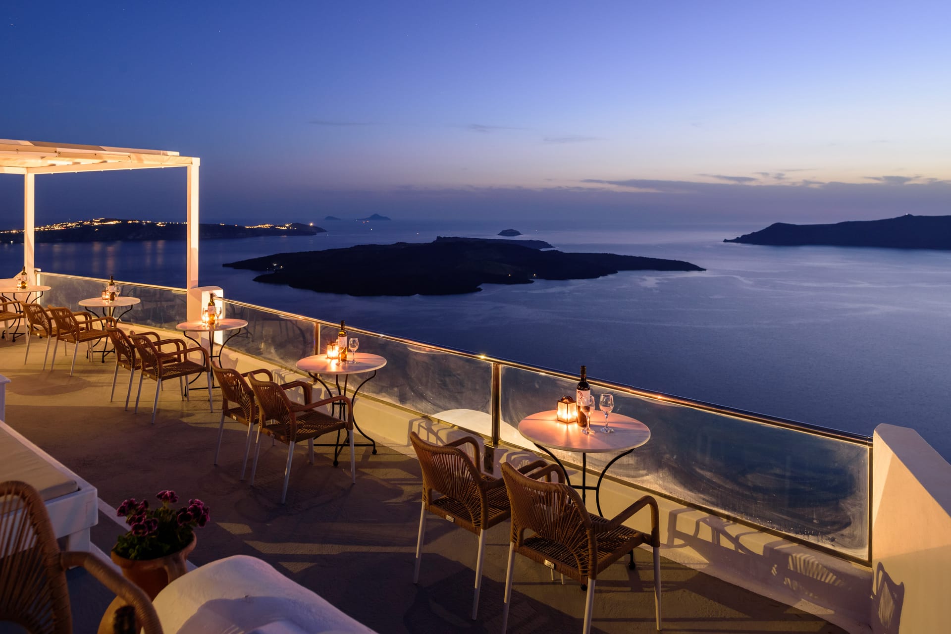 Vallas Apartments & Villas Santorini