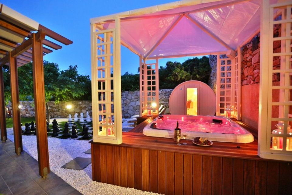 Ventoura Studios & Apartments