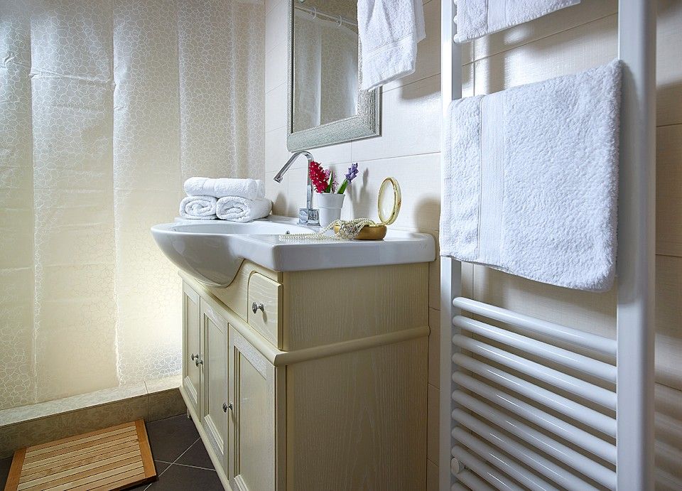 Xenia Residences & Suites