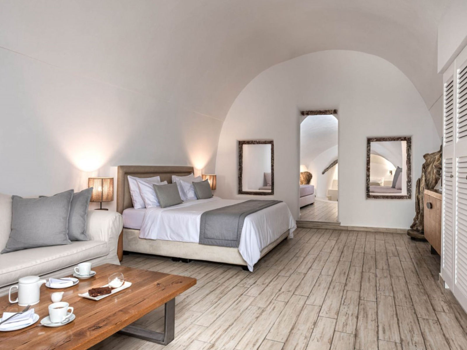 Aqua Luxury Suites Santorini
