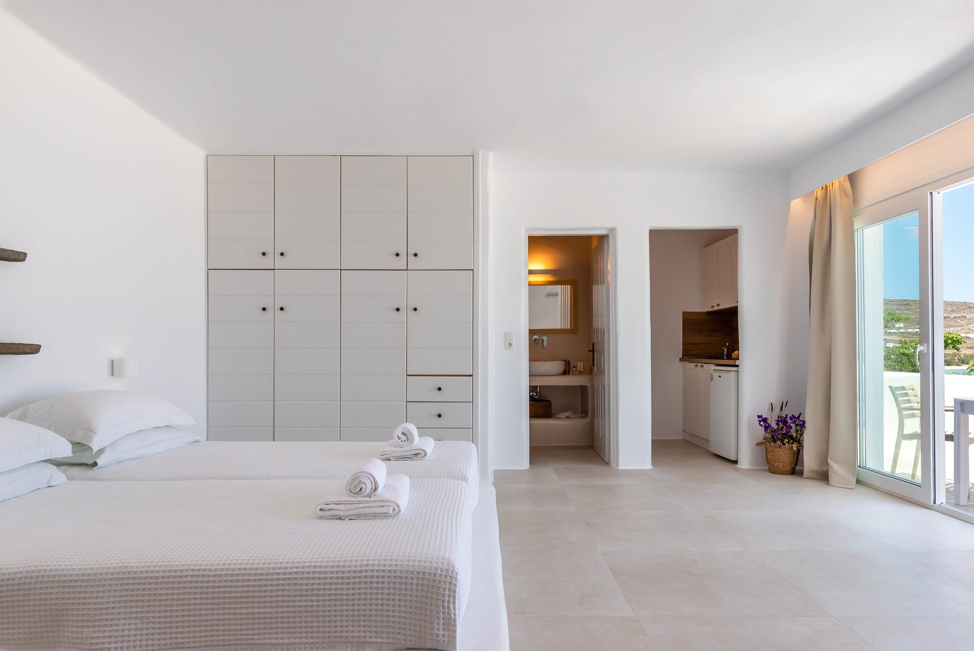 Studio with sea view &amp; balcony