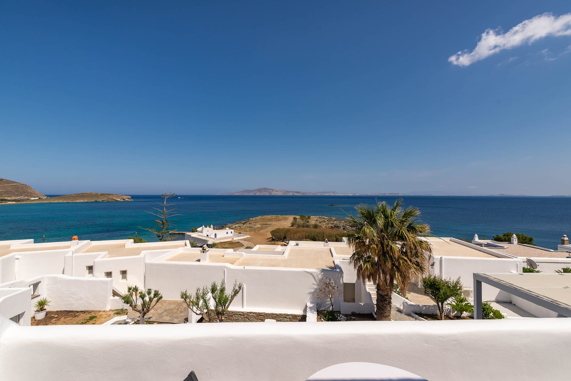 Studio with sea view &amp; balcony