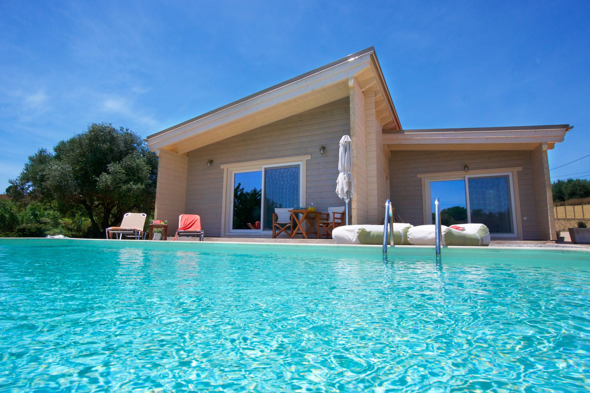 Summer Wooden Cottage Karavados