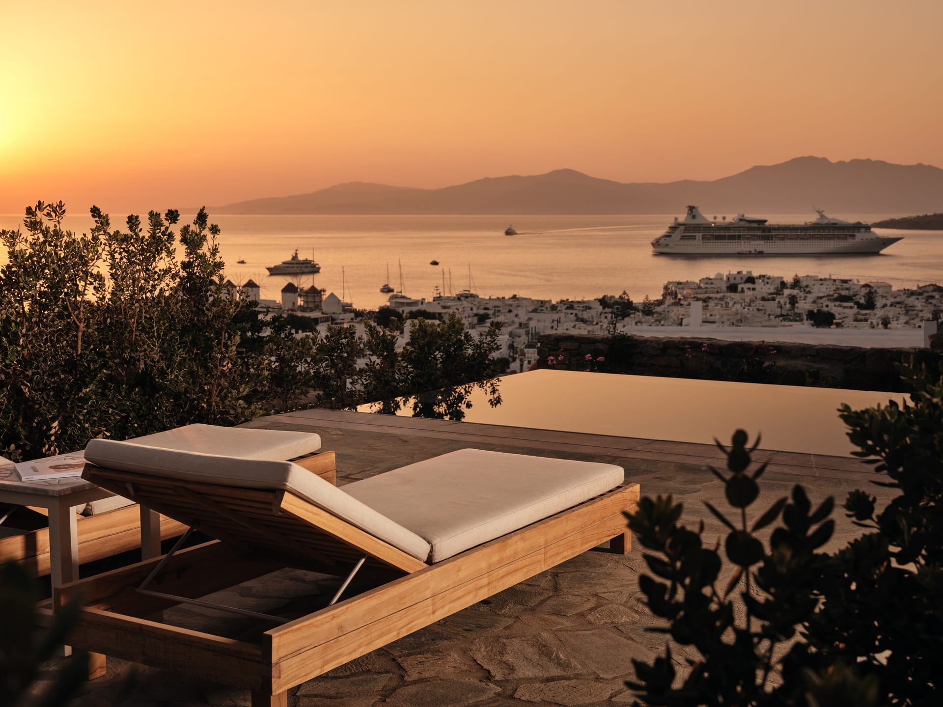 Hilltop Sea View Suite Private Pool | 250m from Belvedere Hotel plus Shuttle