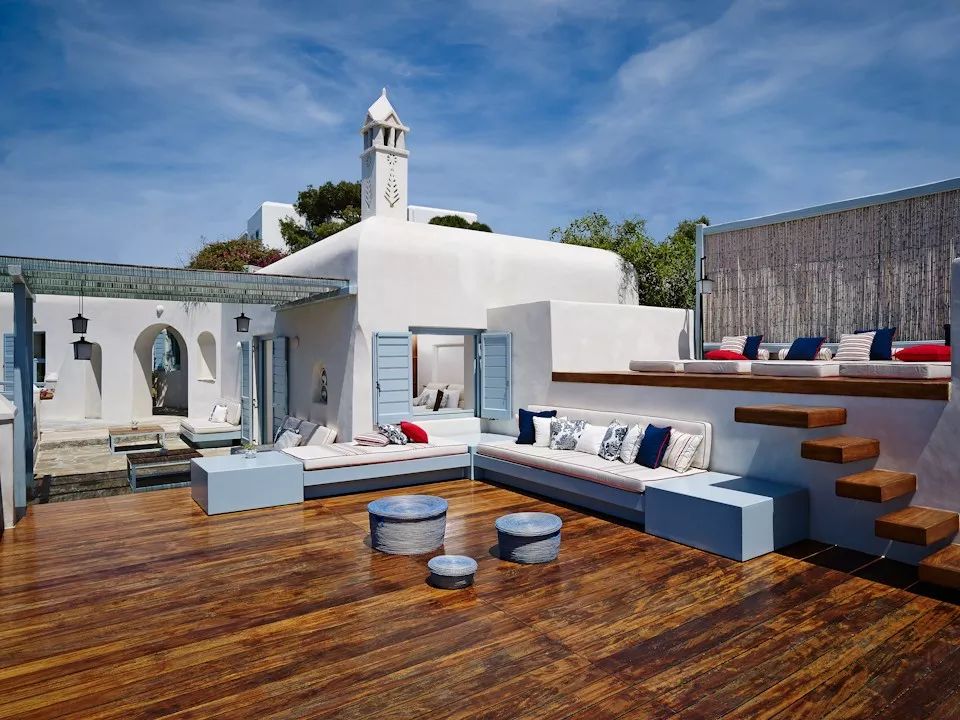 Waterfront Suite with Private Sundeck | 350m from Belvedere Hotel plus Shuttle