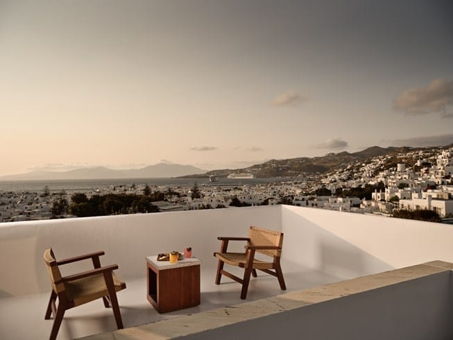 2 Bedroom Suite Nextdoor with Private Jetted Tub and Sea View (3 meters from main hotel - s 5)