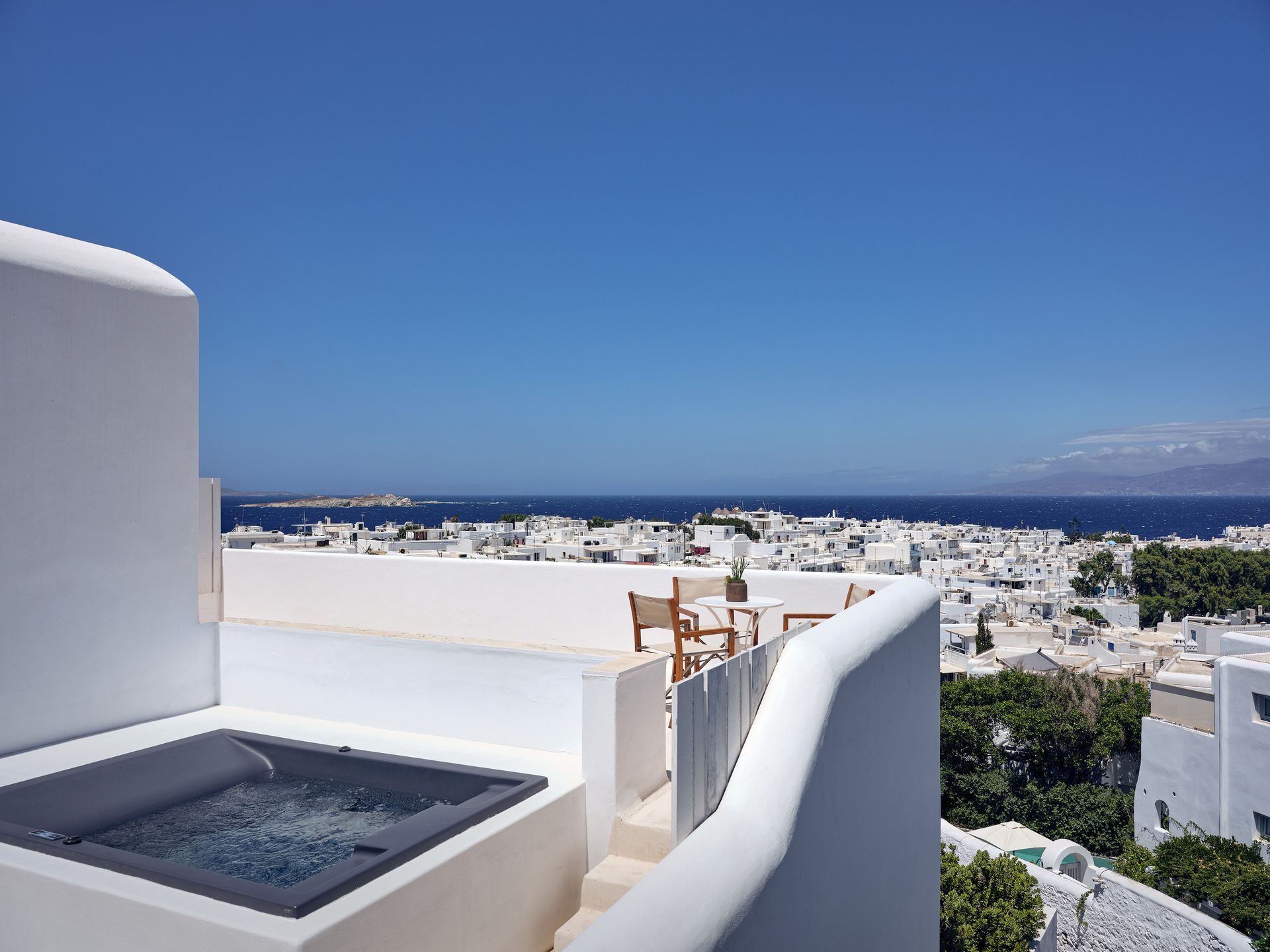 2 Bedroom Suite Nextdoor with Private Jetted Tub and Sea View (3 meters from main hotel - s 5)