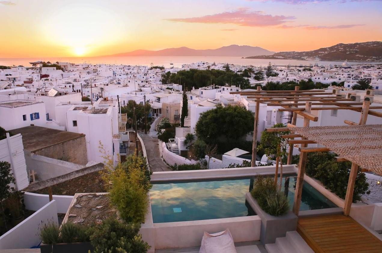 2 Bedroom Suite Nextdoor with Private Jetted Tub and Sea View (3 meters from main hotel - s 5)