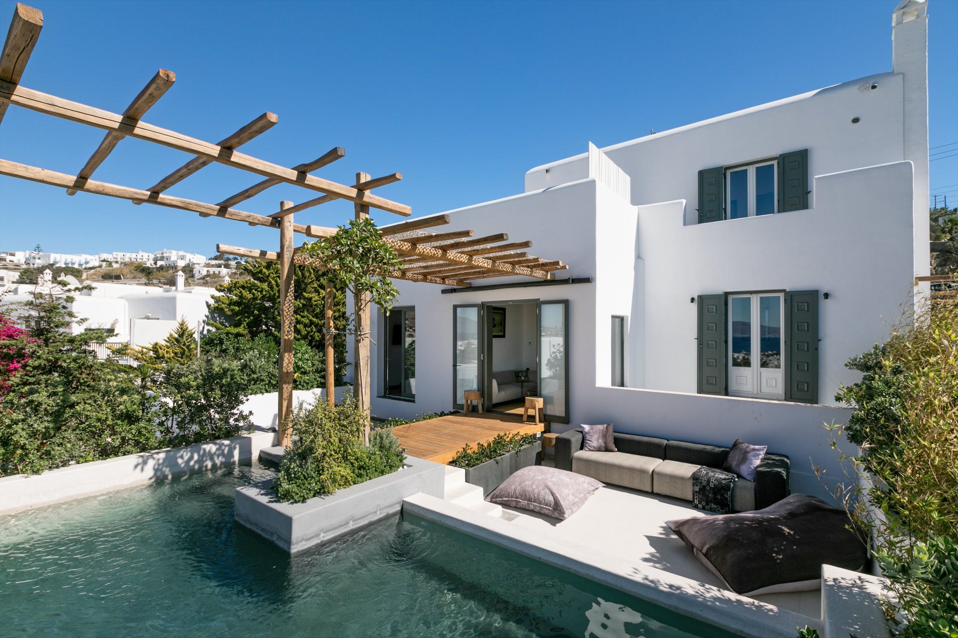 3 Bedroom Residence Nextdoor with Private Pool &amp; Sea View (3 meters from main hotel - sleeps 8 )