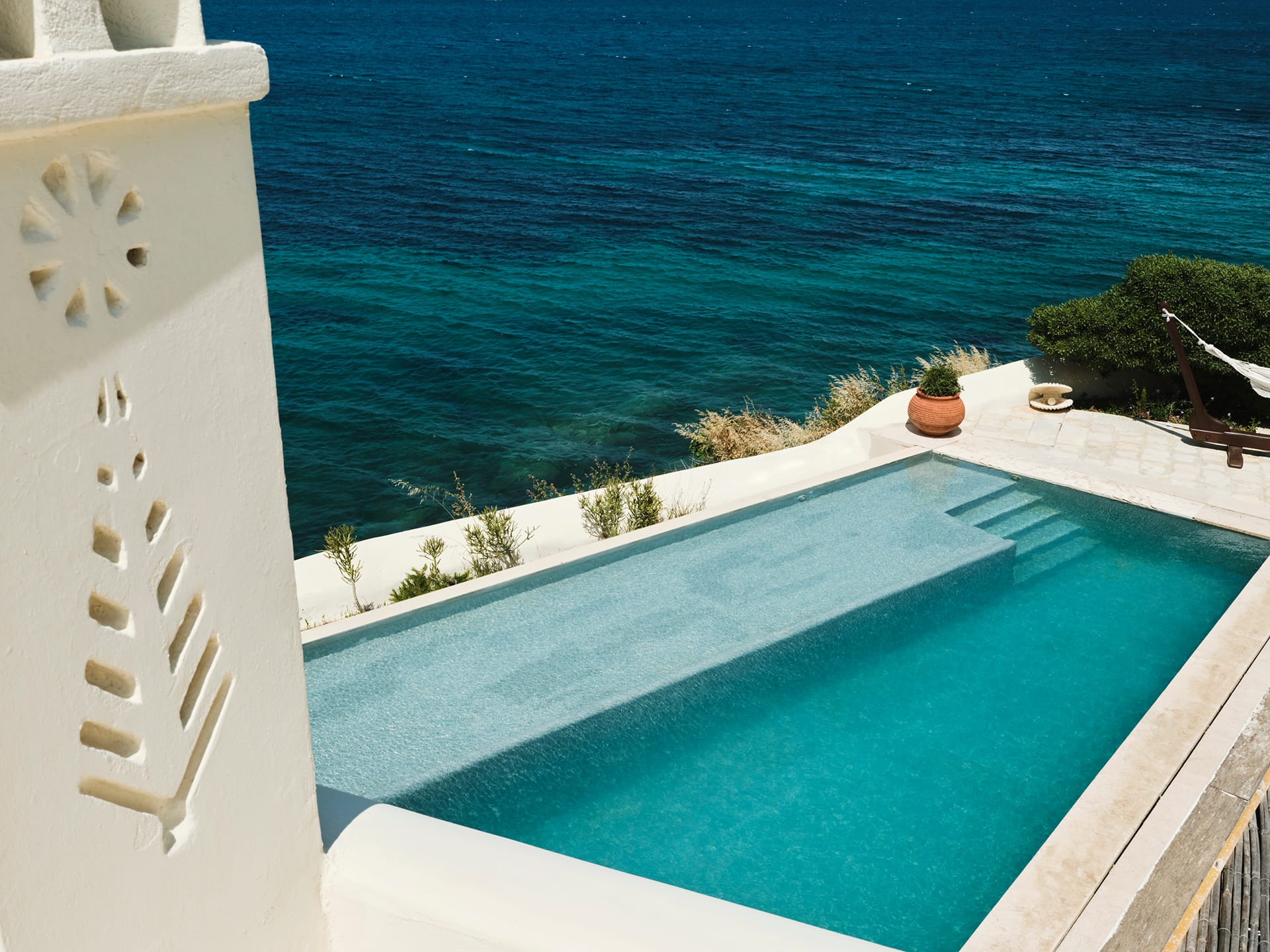 1 Bedroom Waterfront Villa with Private Pool | 350m from Belvedere Hotel plus Shuttle
