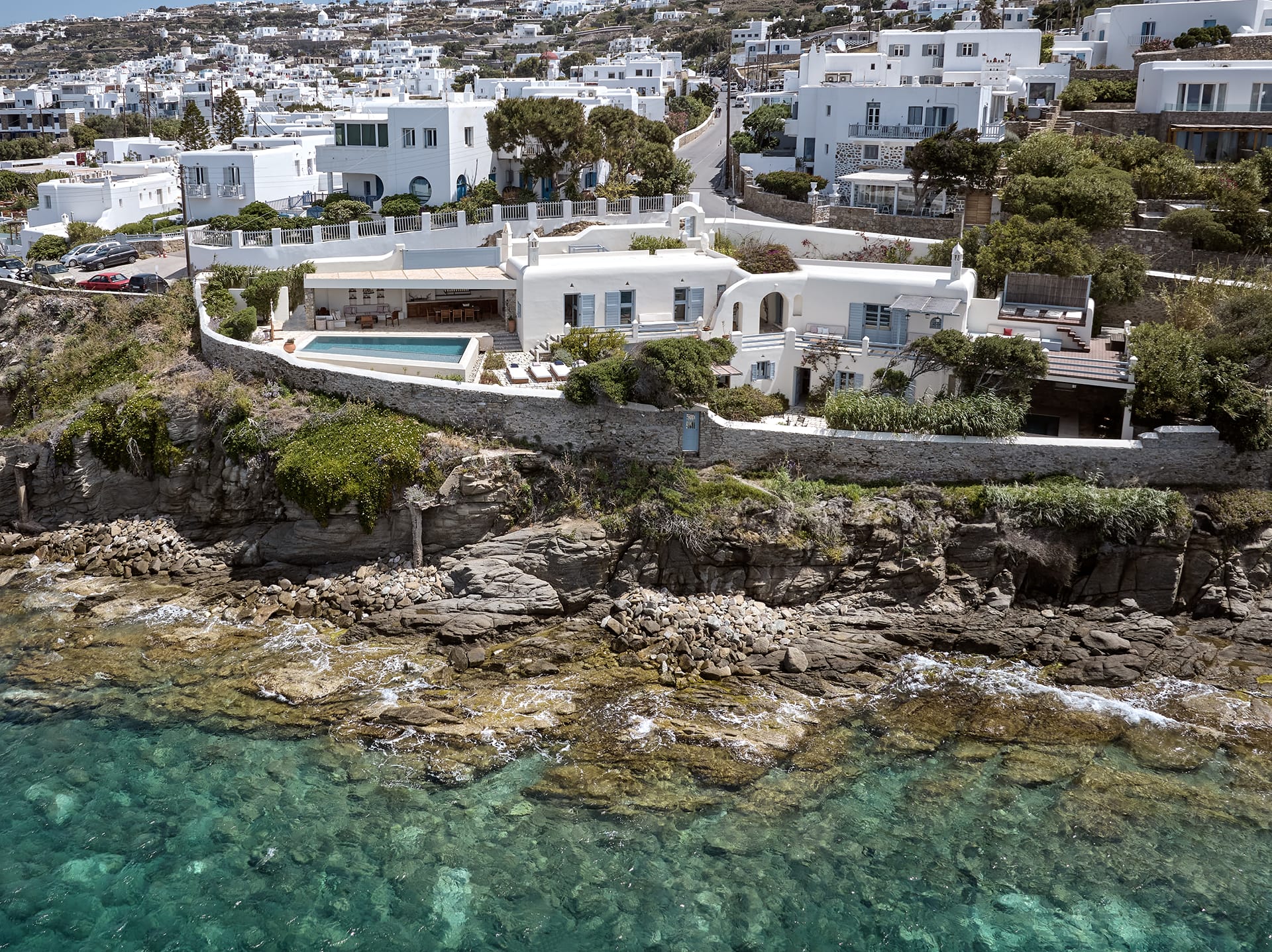 3 Bedroom Waterfront Villa | 350m from Belvedere Hotel plus Shuttle