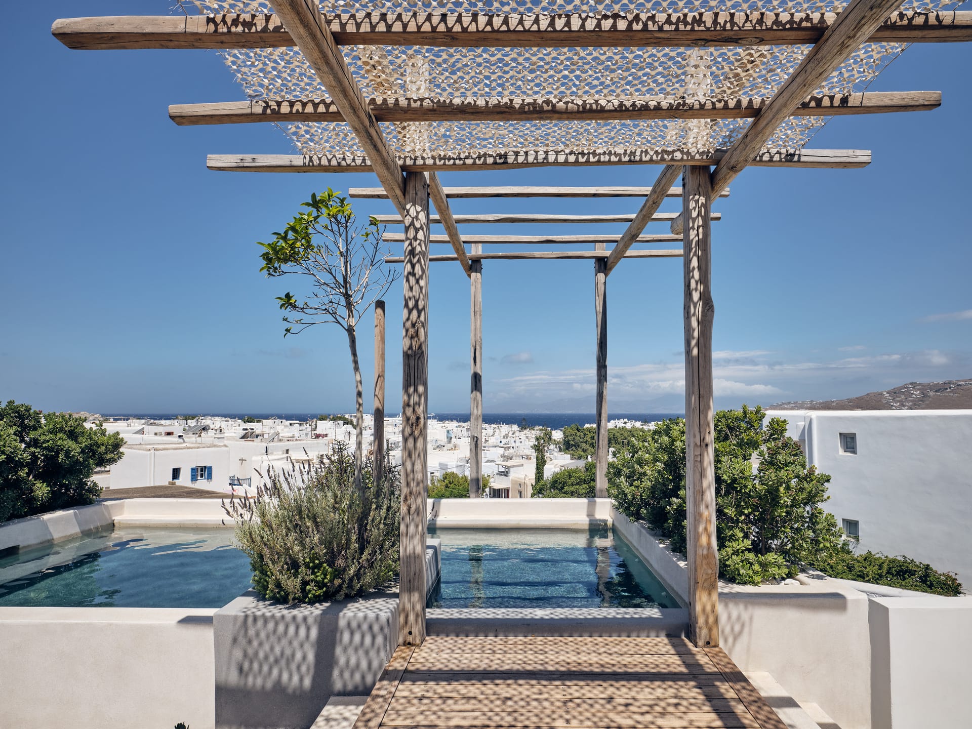5 Bedroom Villa Nextdoor with Private Pool & Jacuzzi (3 meters from main hotel - sleeps 13)