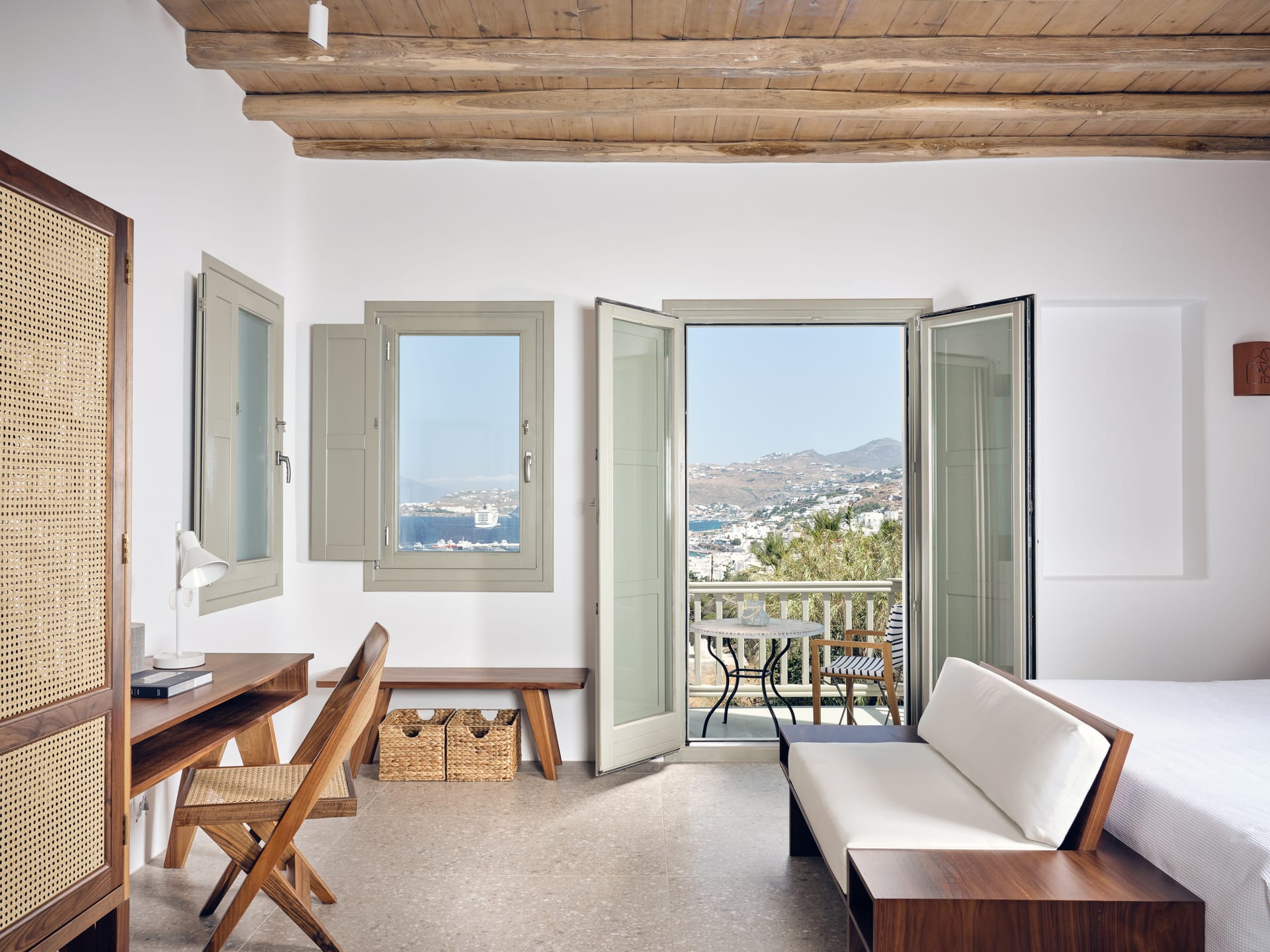 Hilltop Sea View Room Private Jetted Tub | 250m from Belvedere Hotel plus Shuttle