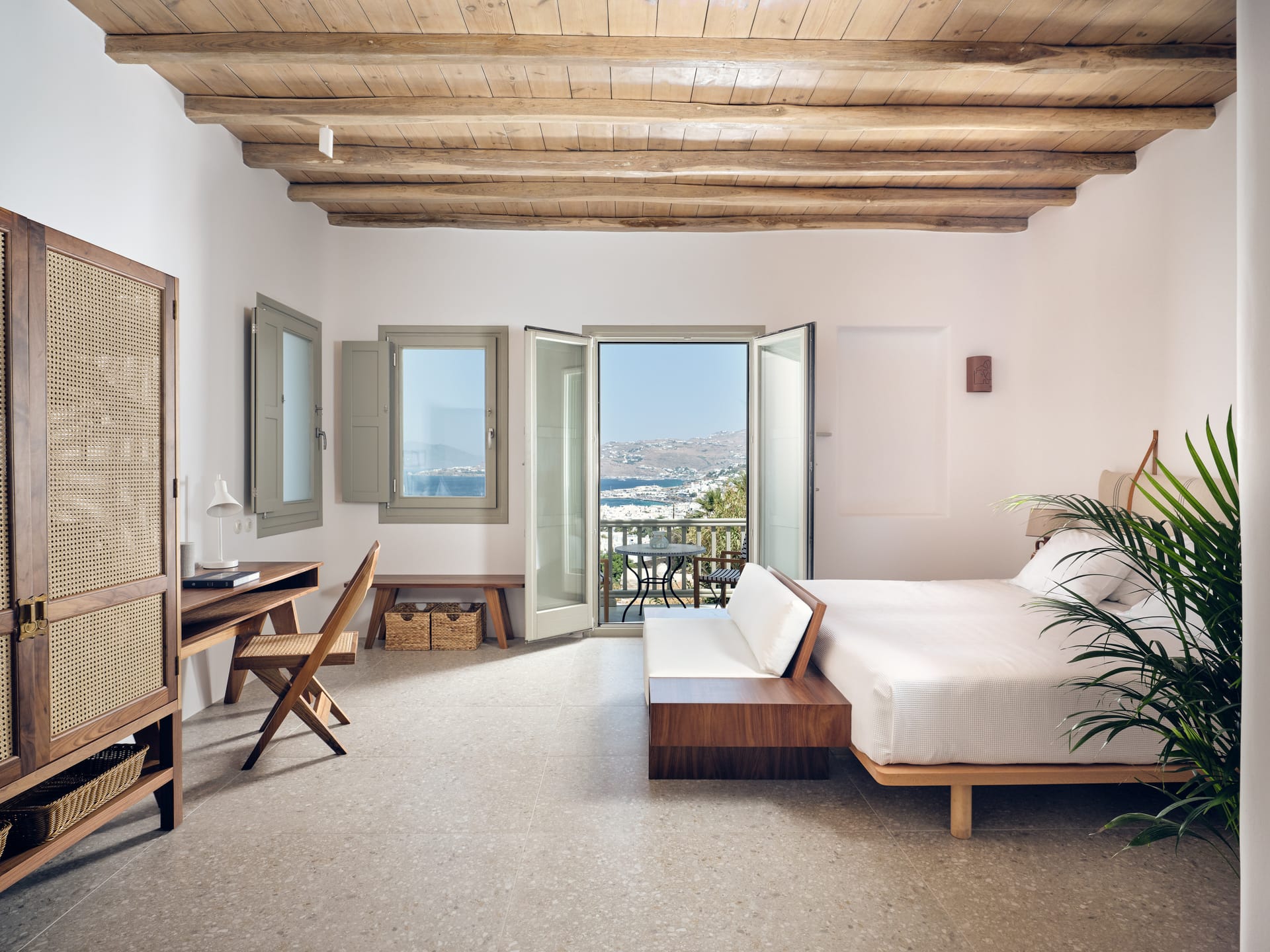 Hilltop Sea View Room Private Jetted Tub | 250m from Belvedere Hotel plus Shuttle