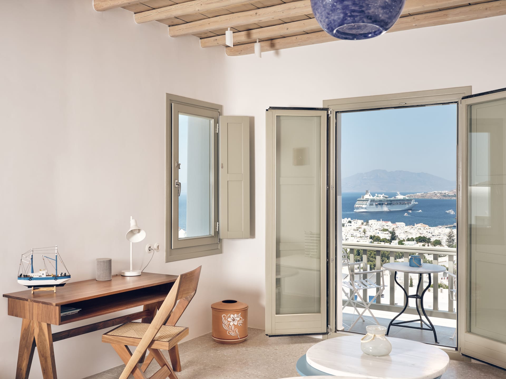 Hilltop Sea View Suite | 250m from Belvedere Hotel plus Shuttle