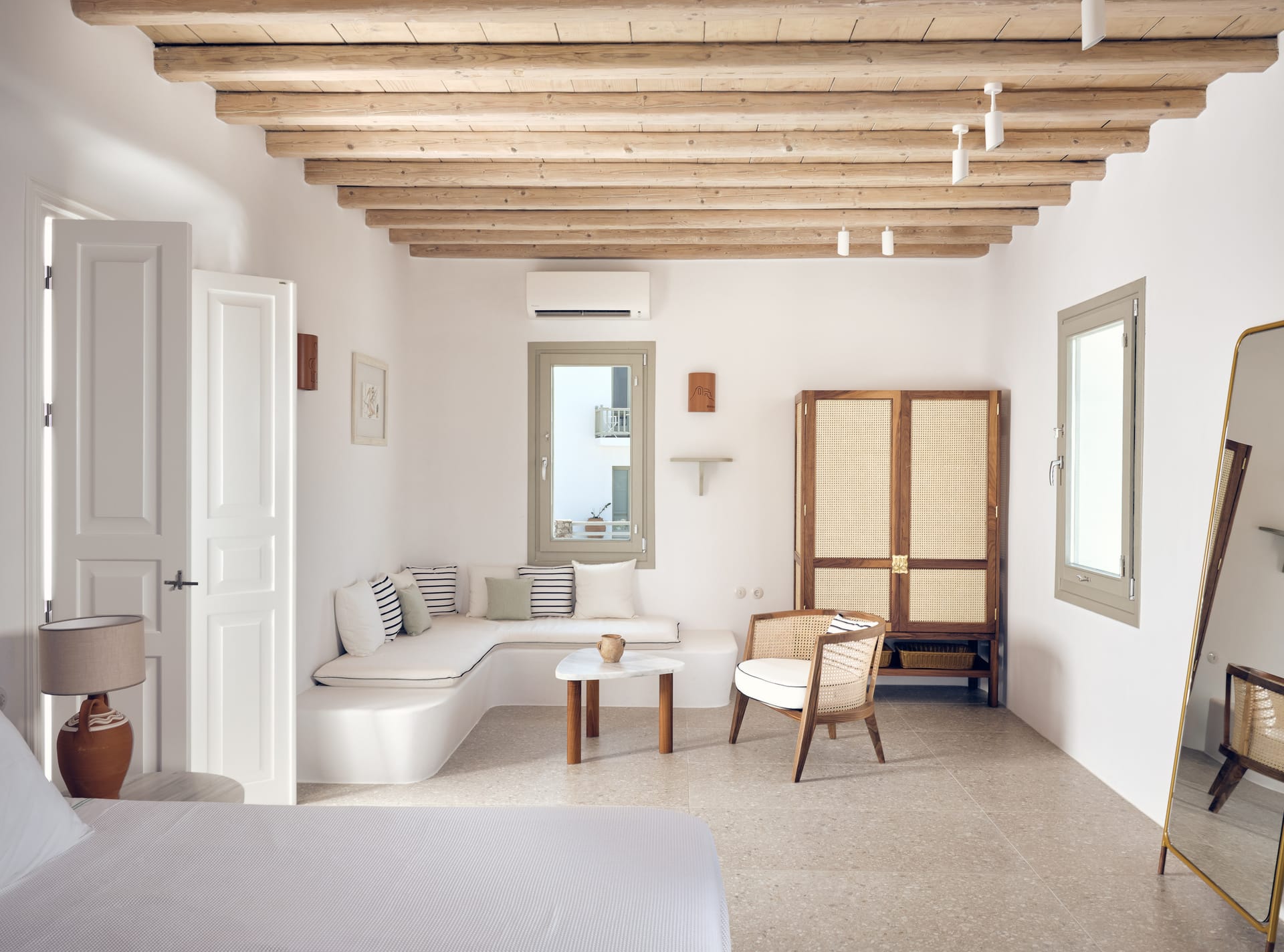 Hilltop Sea View Suite | 250m from Belvedere Hotel plus Shuttle