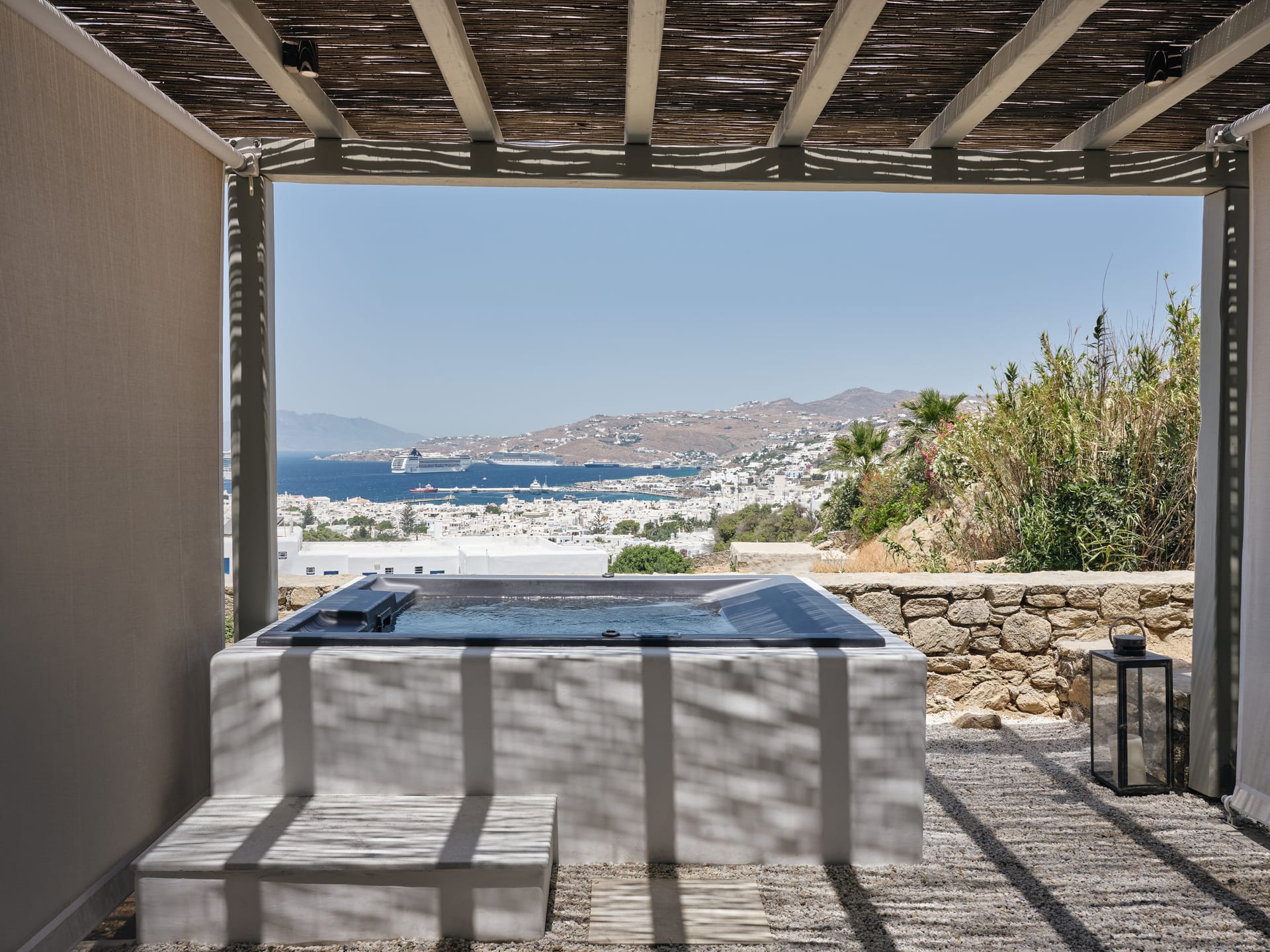 Hilltop Sea View Suite Private Jacuzzi | 250m from Belvedere Hotel plus Shuttle