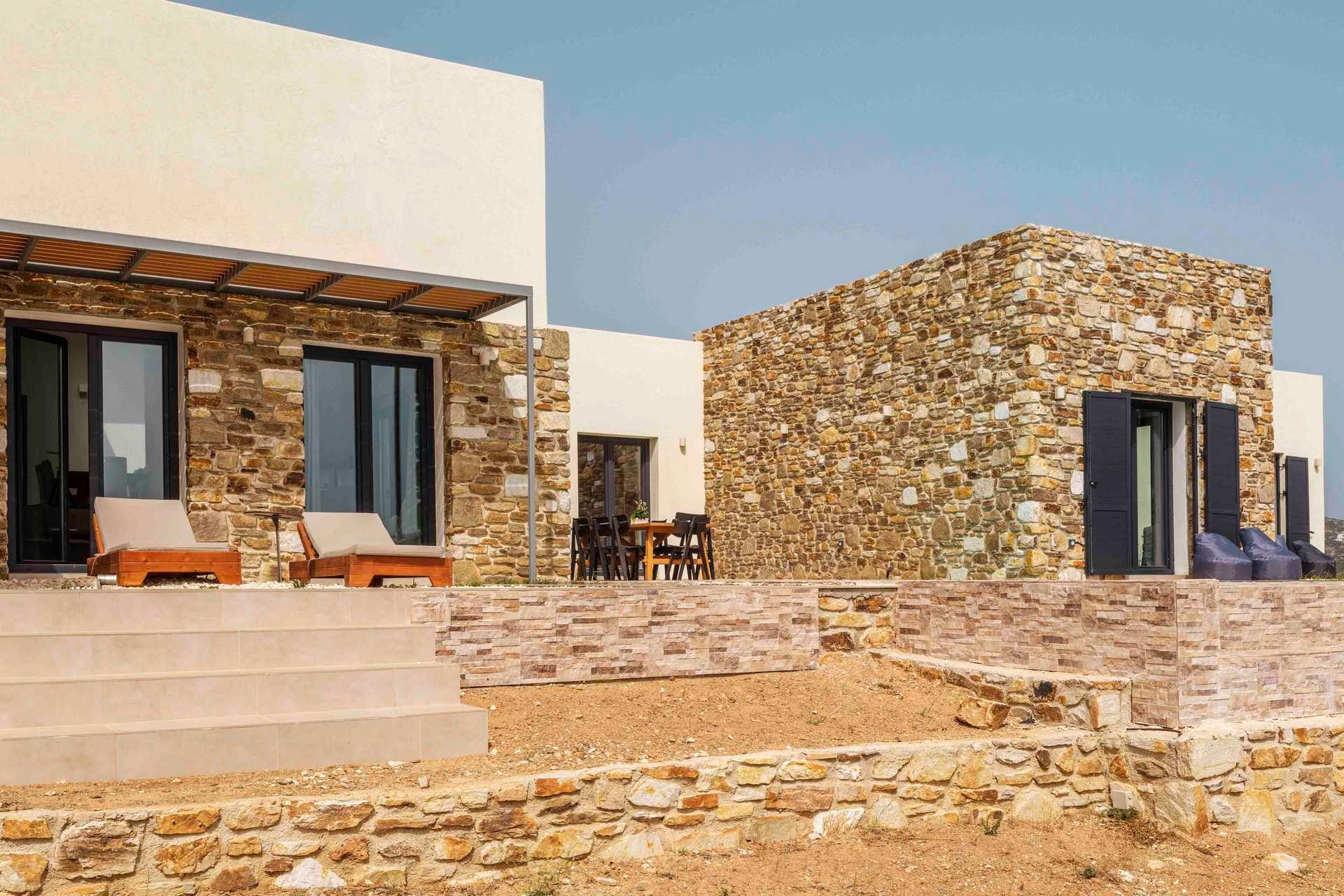 Pnoe Villa