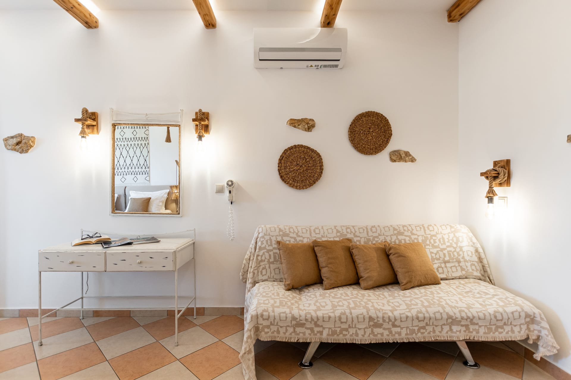 Superior Garden & Sea View Apartment