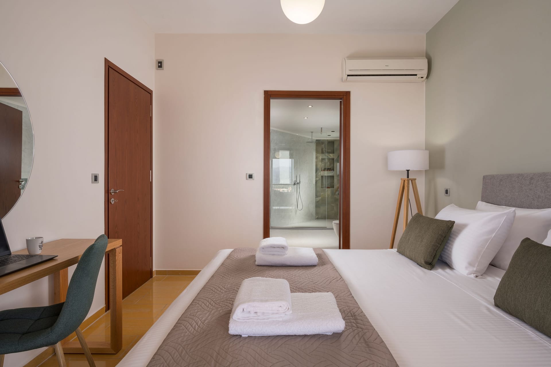 Villa with Pool and Sea View