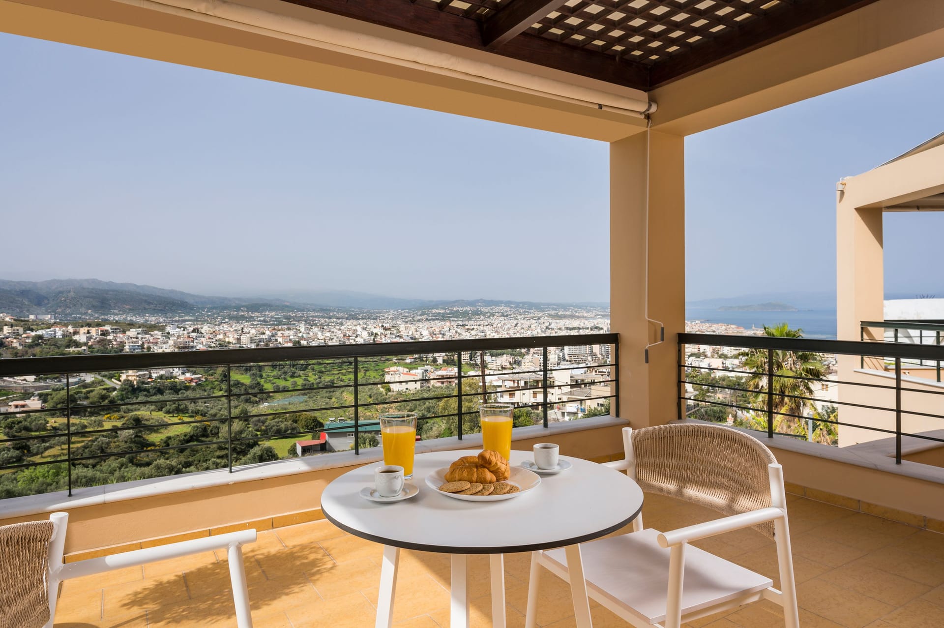 Villa with Pool and Sea View