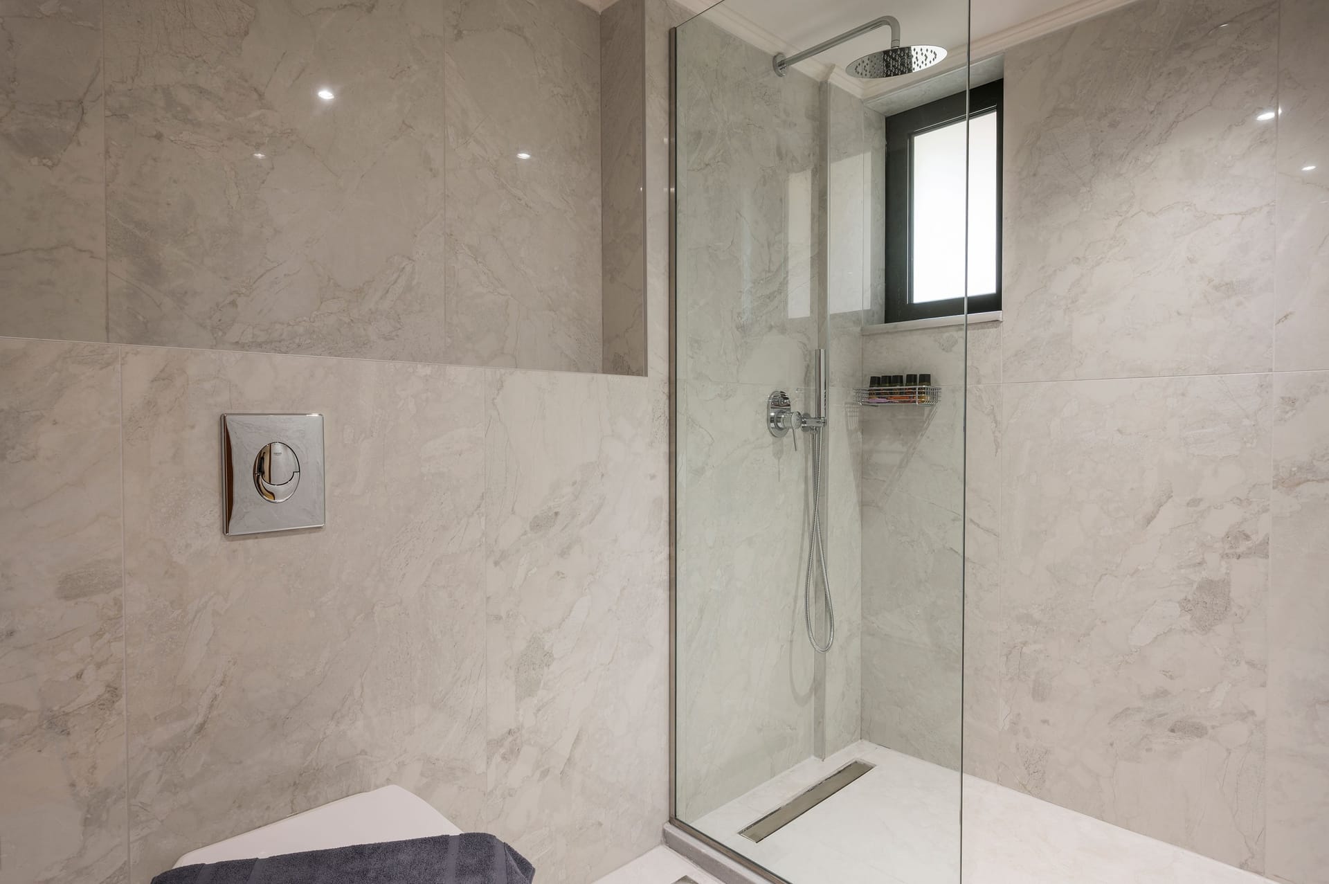 Villa with Pool and Sea View