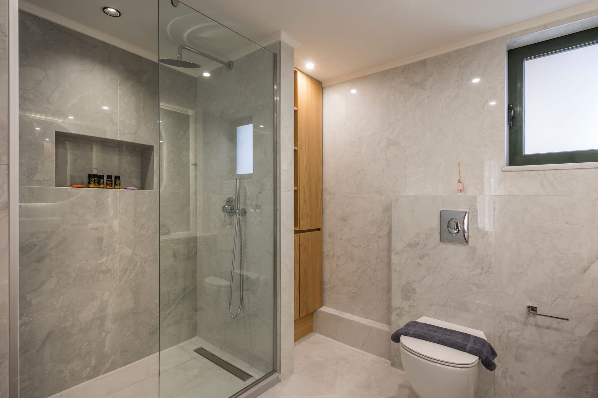 Villa with Pool and Sea View