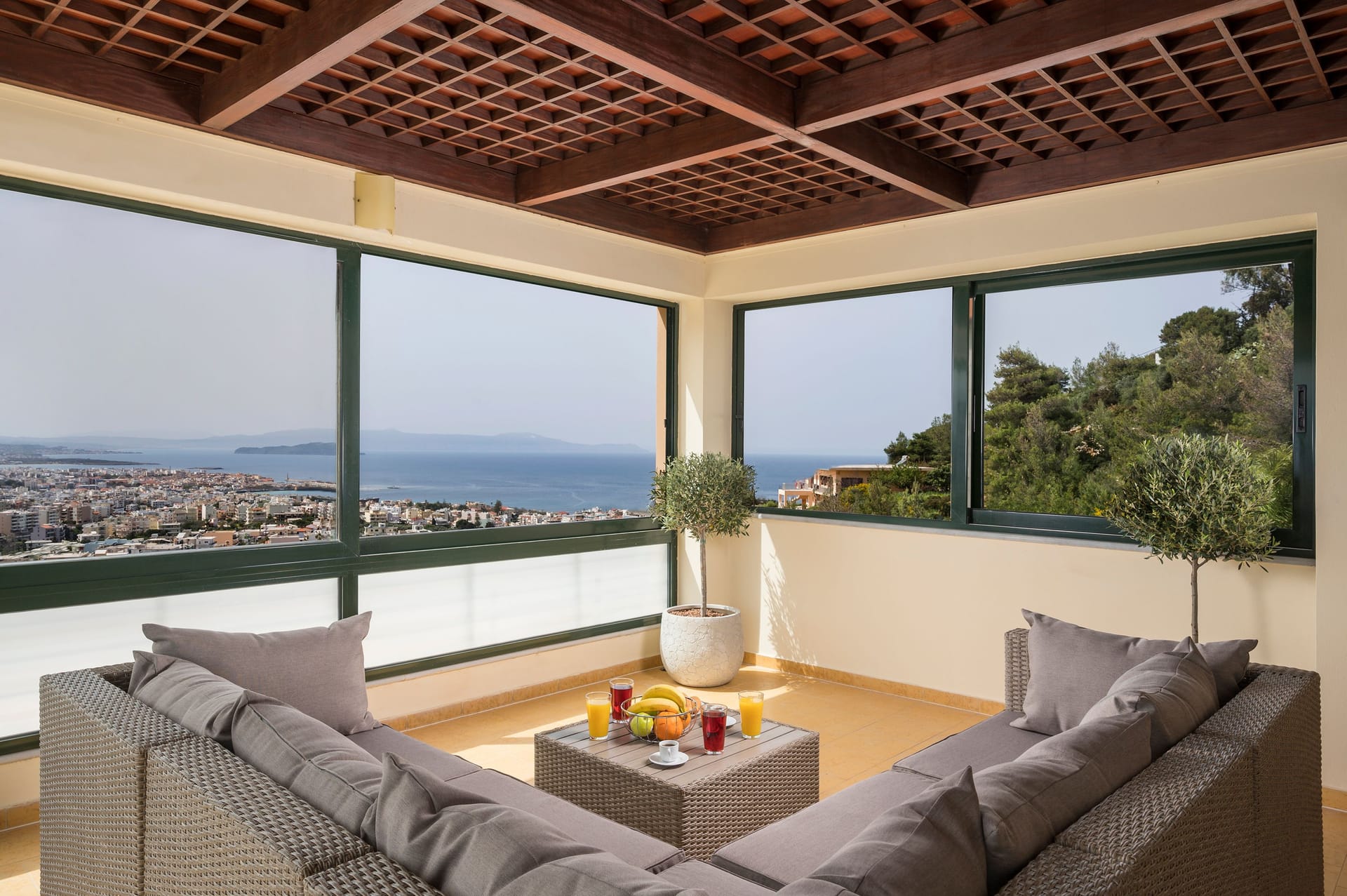 Villa with Pool and Sea View