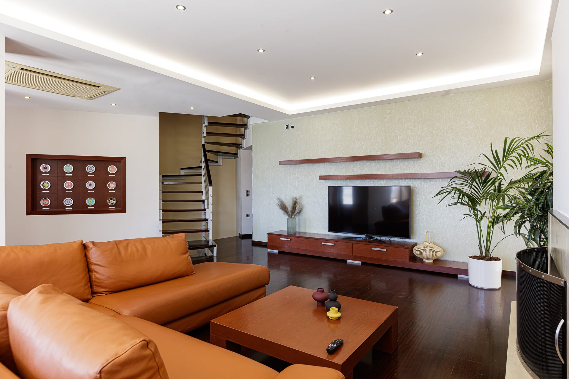 Villa with Pool and Sea View